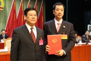 当选的意思、造句、反义词