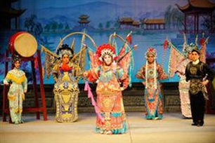 大戏的意思、造句、反义词