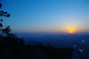 朝晖的意思、造句、反义词