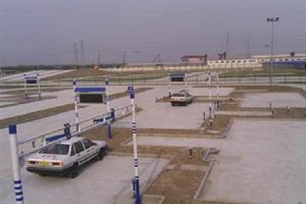 驾校